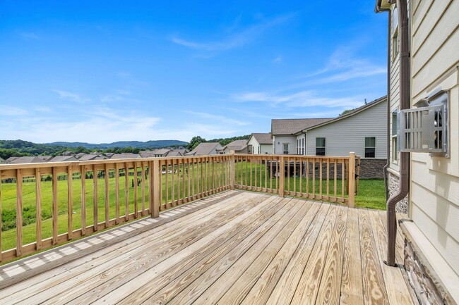 Building Photo - Rental Home available in the Falls Grove Community!