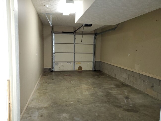 Building Photo - 197&amp;199 Scottie Drive