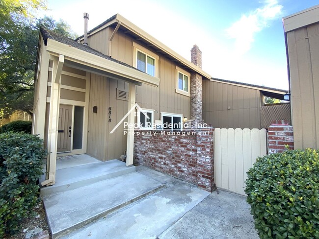 Building Photo - Large 3bd/2.5 Crosswoods Condo with 2 Car ...