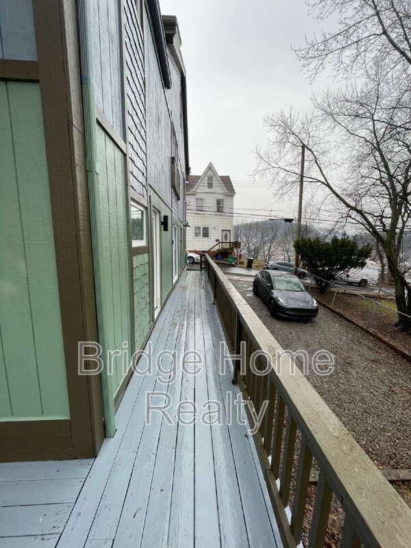 Building Photo - 107 Shoup St