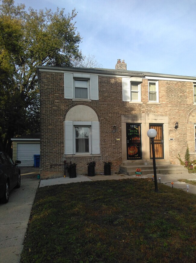 9634 S Hoxie Ave 9634 S Hoxie Ave Chicago IL 60617 Apartment Finder