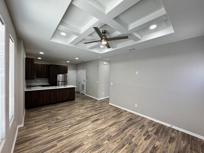 Building Photo - 4008 La Vista Ave