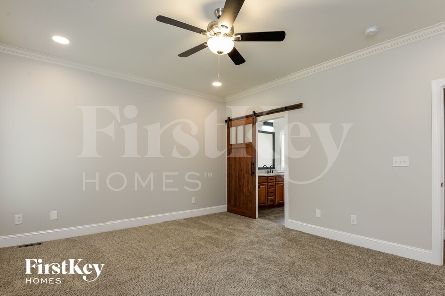 Building Photo - 7131 Greystone Village Ct