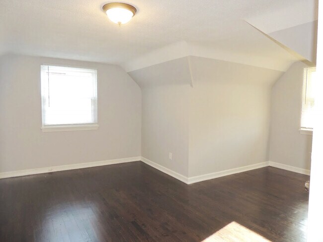 Building Photo - 4 Bed - 1 Full Bath Cape Cod for Rent!