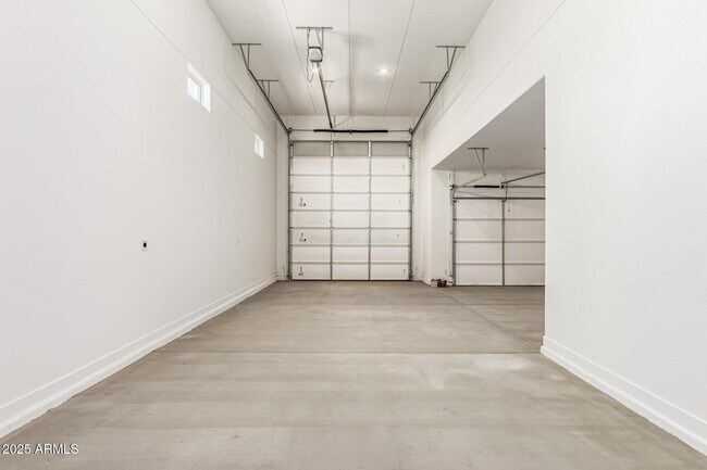 Building Photo - 2968 E Lucky Horseshoe Ln