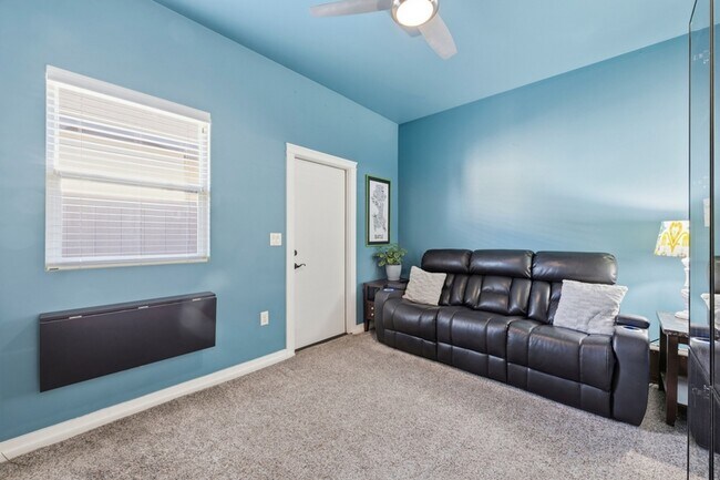 Building Photo - 5850 N Rio Lomas Ave