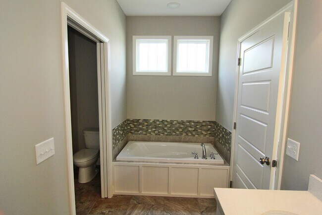 Building Photo - Beautiful Home in Walden Park