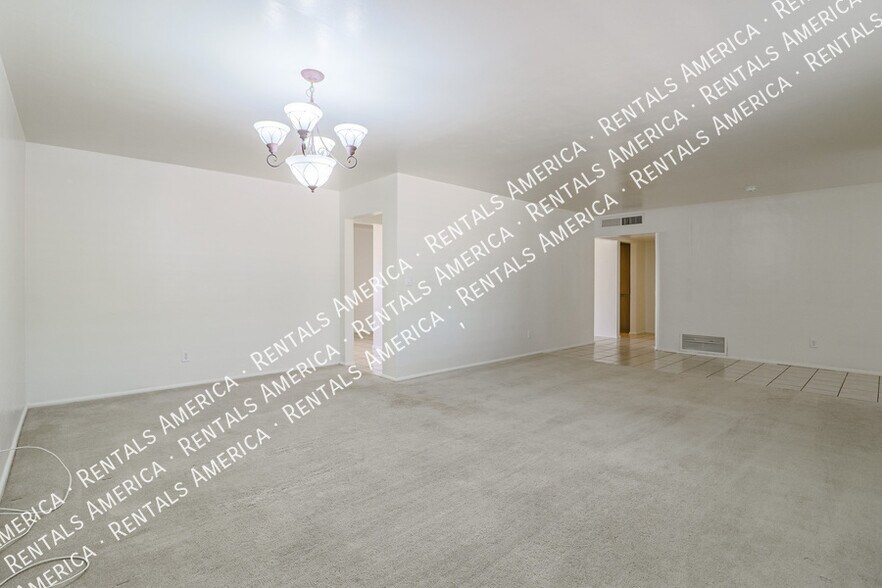 Building Photo - 4201 E Stanford Dr