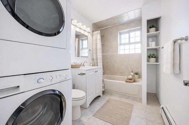 Building Photo - 145 Halladay St