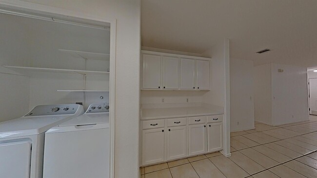 Building Photo - 6909 Broad Brook Dr