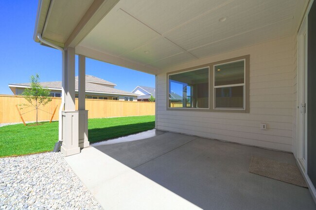 Building Photo - New Peaceful Retreat