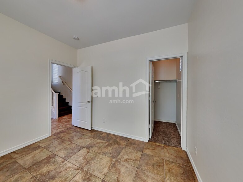 Building Photo - 14584 W Maui Ln