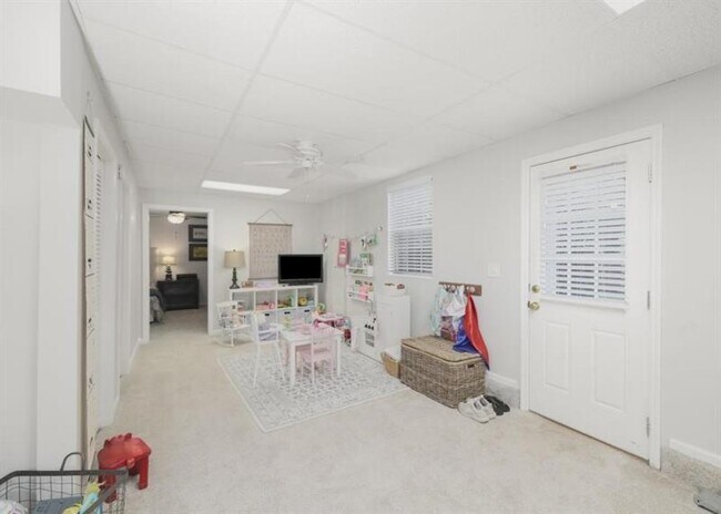 Building Photo - 12080 Greenmont Walk