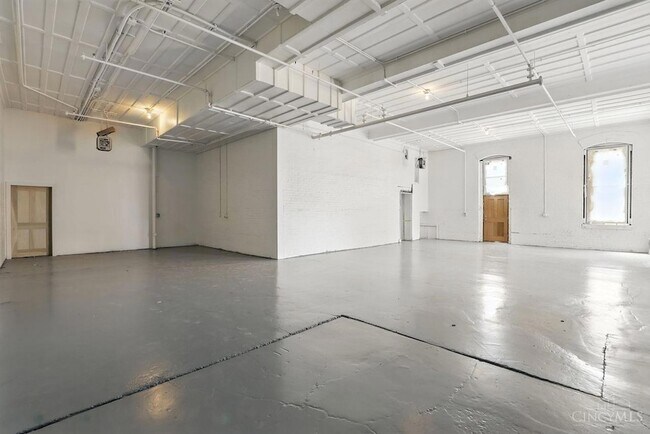 Building Photo - 222 W 15th St