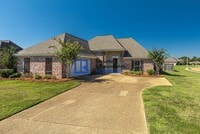 Building Photo - 3 Bed/2 Bath Home in Providence