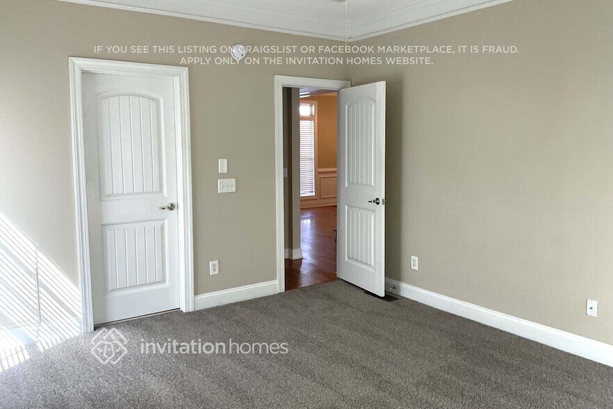 Building Photo - 5253 Monarch Dr