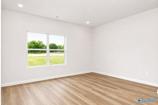 Building Photo - 118 Betty Williams Dr