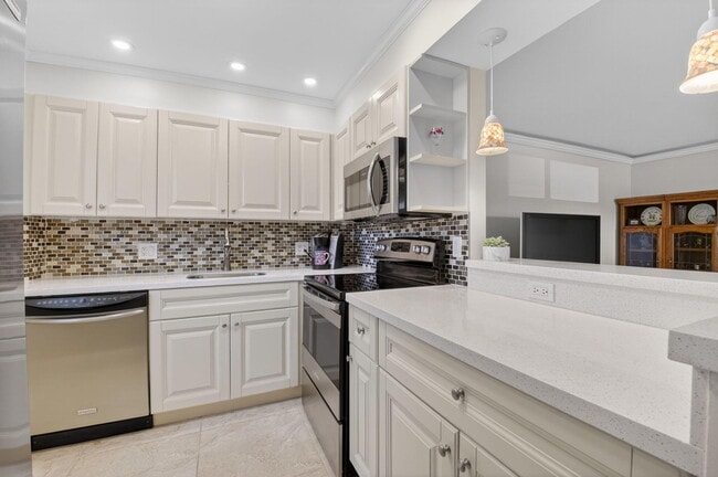 Building Photo - 205 Flanders Dr