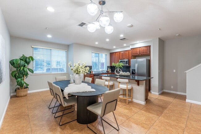 Building Photo - 1070 Tourmaline Ter