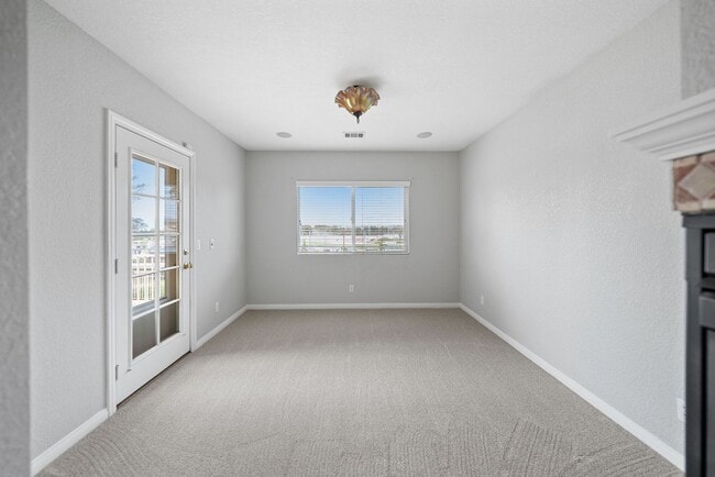 Building Photo - 40115 Starling St