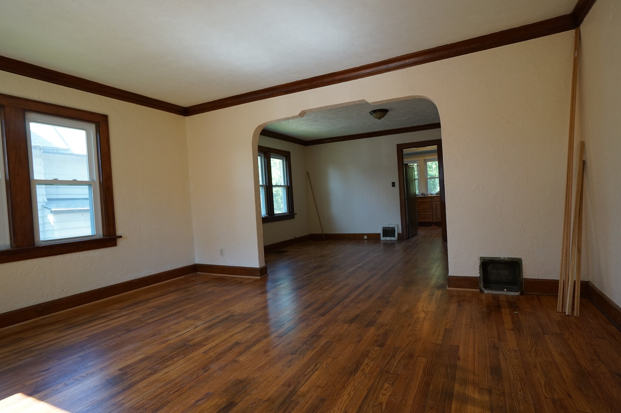 LIVING/ DINING ROOM - 1652 Ethel Ave
