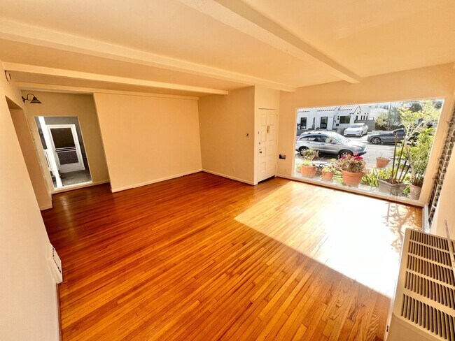 Building Photo - Charming Belmont Shore 2BD/1BA in Spanish-Style Duplex | Garage Included