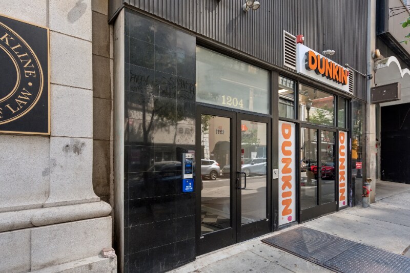 Building Photo - 1204 Chestnut St