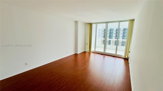 Building Photo - 1717 N Bayshore Dr