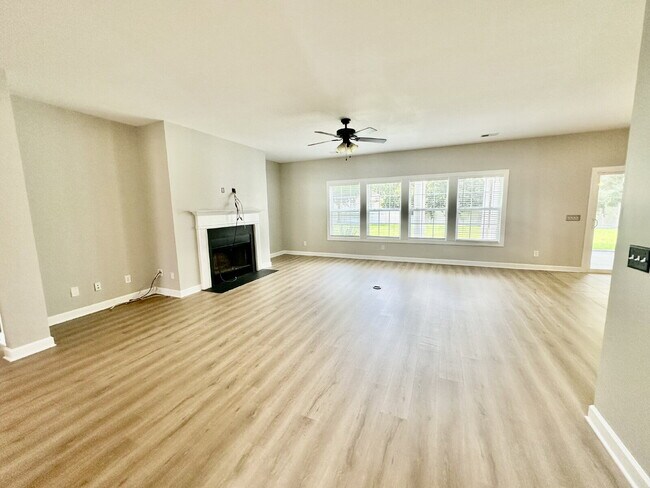 Building Photo - Spacious Four-Bedroom Home with a Bonus Room in Lawton Station!