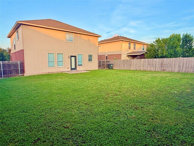 Building Photo - 203 Northern Trail