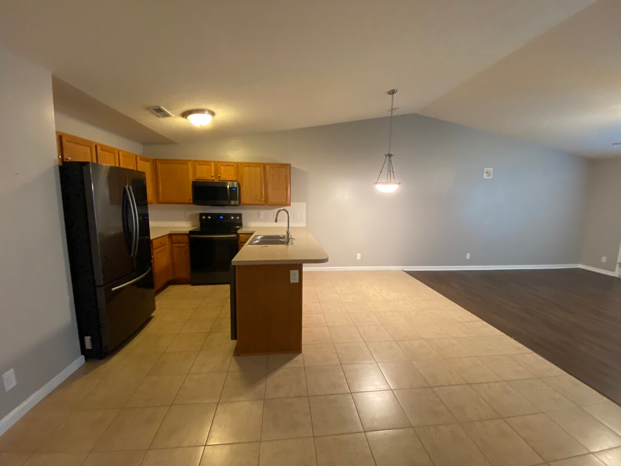 Building Photo - 1714B Canal Ln