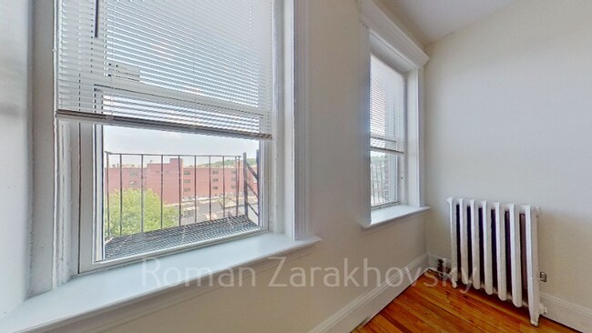 Building Photo - 1298 Commonwealth Ave