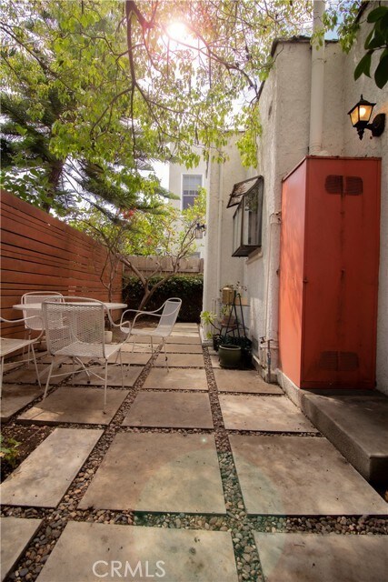 Building Photo - 3429 Descanso Dr