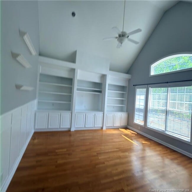 Building Photo - 3686 Linden Rd