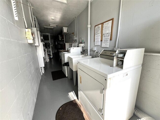 Building Photo - 250 126th Ave