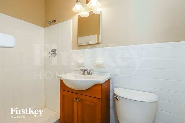 Building Photo - 2107 W Herman St