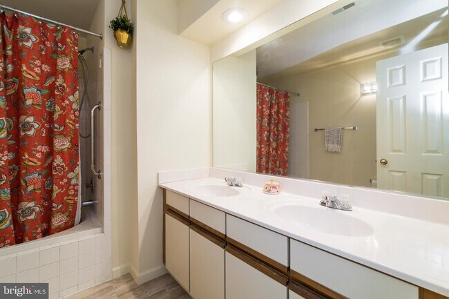 Building Photo - 7511 Ashby Ln