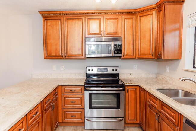 Building Photo - 2936 SW 22nd Cir