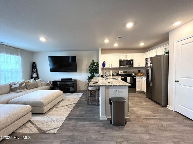 Building Photo - 2705 Gracie Ln