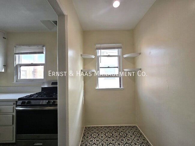 Building Photo - 332 Hermosa Ave