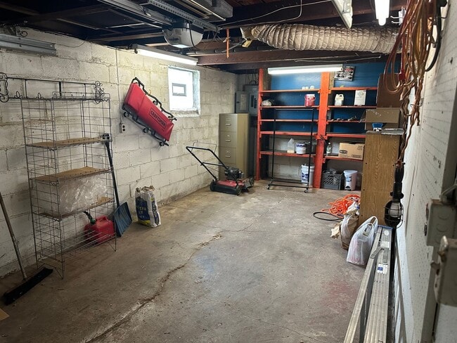 Building Photo - 2 Bedrooms 1 bath home for RENT