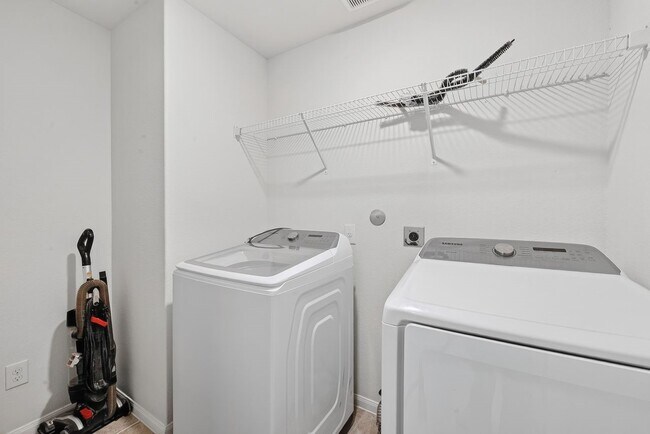 Building Photo - 228 Elm Patch Dr