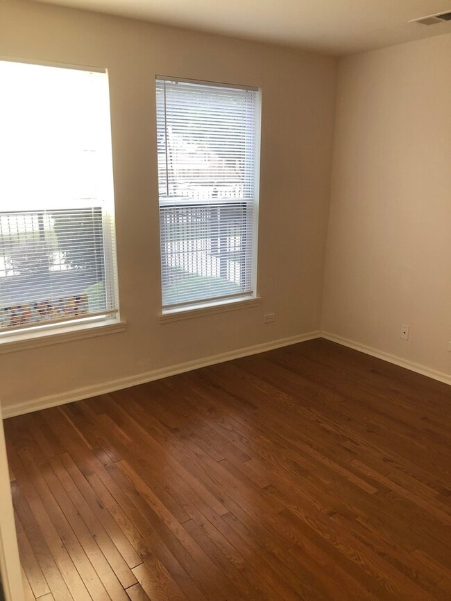 Building Photo - 3710 S Sangamon St