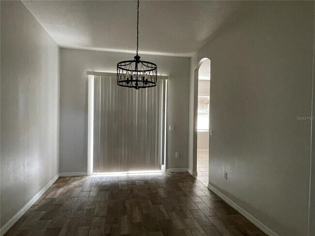 Building Photo - 227 Pamona St