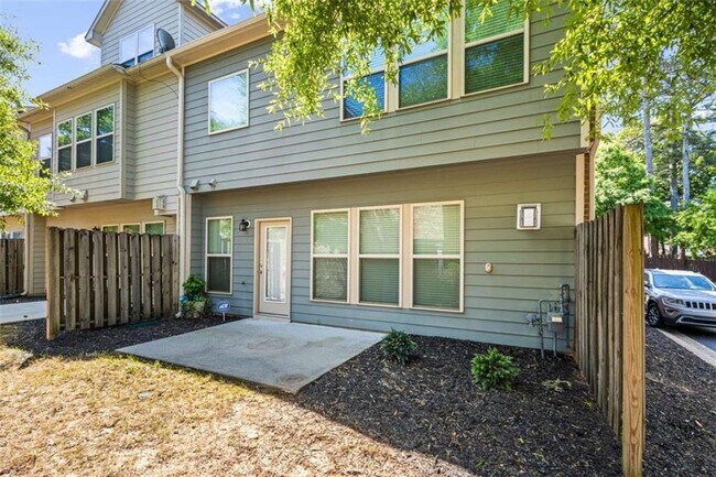 Building Photo - 3378 Vintage Cir SE