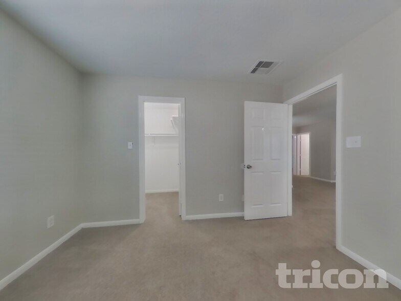 Building Photo - 23303 Crosscut Pass Dr