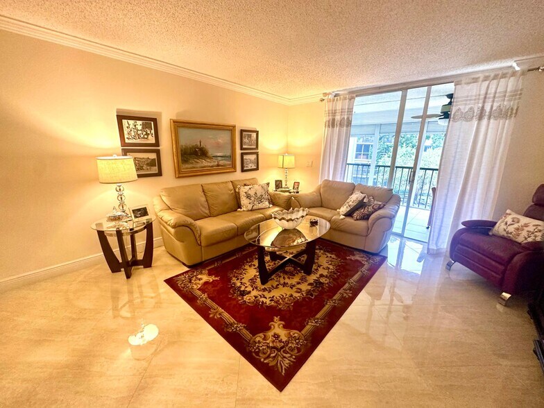 Building Photo - 14773 Cumberland Dr