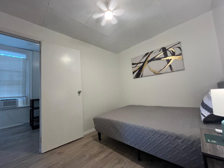 Building Photo - 920 N 9th St Rd