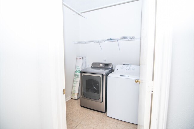 Building Photo - 25914 Chapman Falls Dr