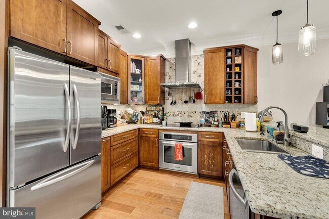 Building Photo - 1502 10th St NW
